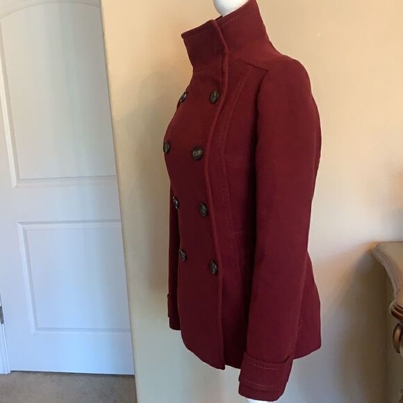 🌟HOST PICK⭐️ H&M burgundy Peacoat. - Picture 3 of 10